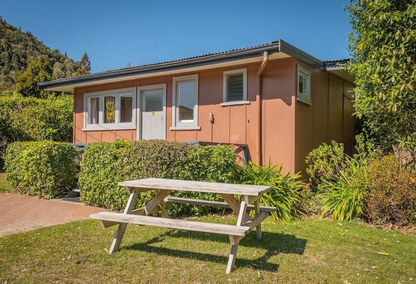 בית מלון כפרי Blue Lake Top 10 Holiday Park