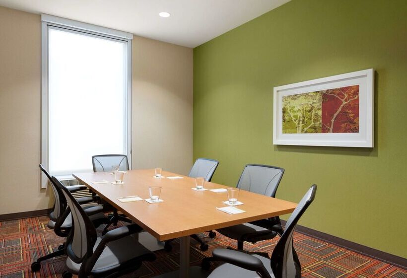 ホテル Home2 Suites By Hilton Middleburg Heights Cleveland