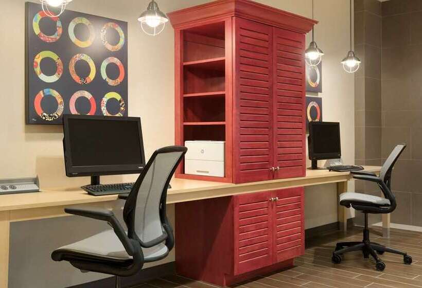 ホテル Home2 Suites By Hilton Middleburg Heights Cleveland