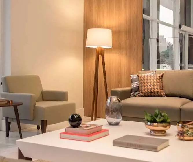 Hotelli Intercity Cidade Baixa