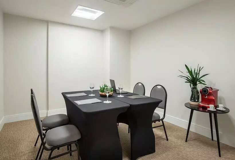 Hotelli Intercity Cidade Baixa