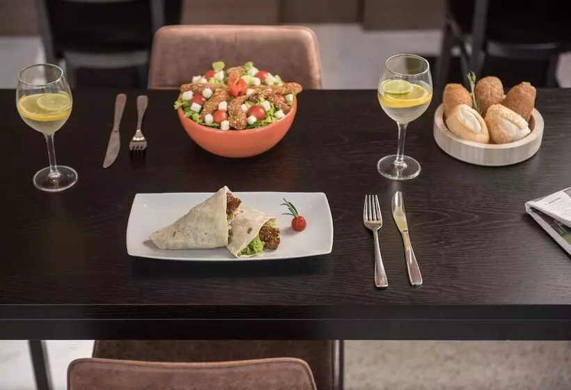 Hotelli Intercity Cidade Baixa