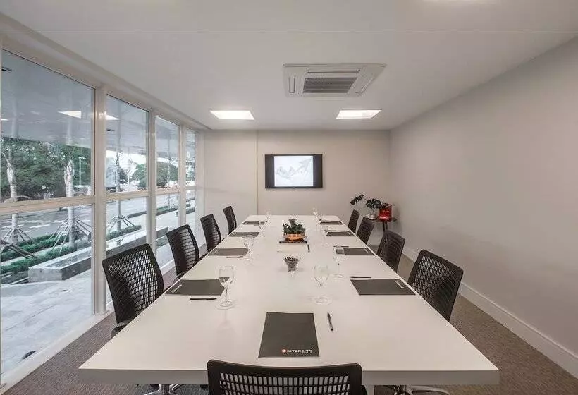 Hotelli Intercity Cidade Baixa