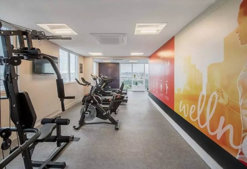 Hotelli Intercity Cidade Baixa