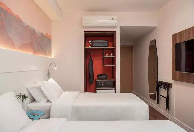 Hotelli Intercity Cidade Baixa