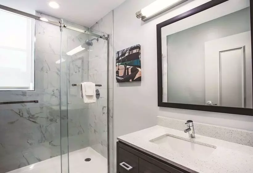 ホテル La Quinta Inn & Suites By Wyndham Baltimore Downtown
