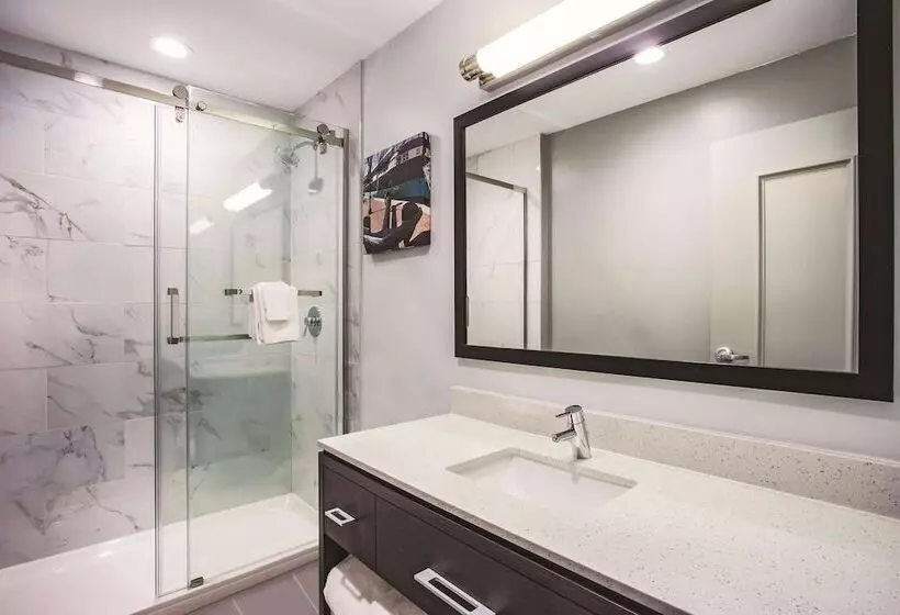 ホテル La Quinta Inn & Suites By Wyndham Baltimore Downtown