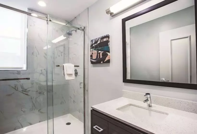 ホテル La Quinta Inn & Suites By Wyndham Baltimore Downtown