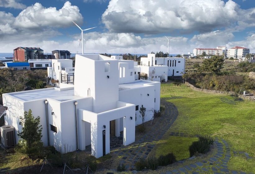 Libentia Hotel & Pool Villa