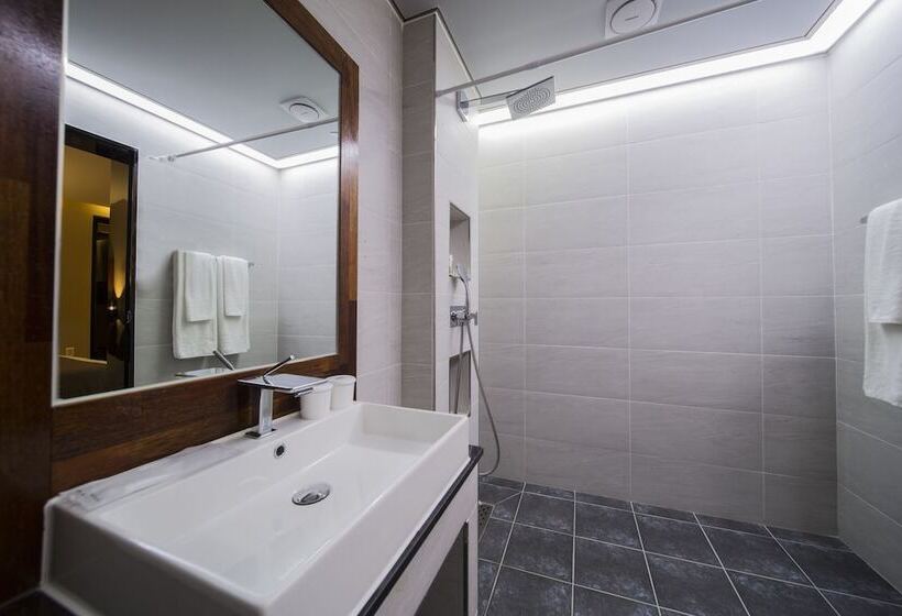 Libentia Hotel & Pool Villa