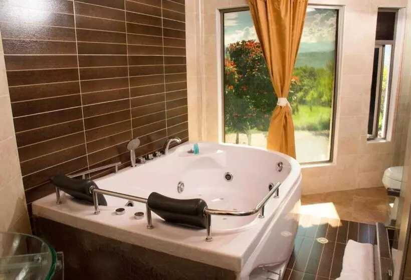 هتل Monchuelo Spa