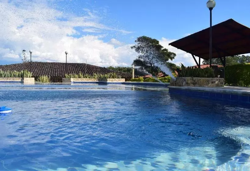 Hotelli Parque De Los Arrieros