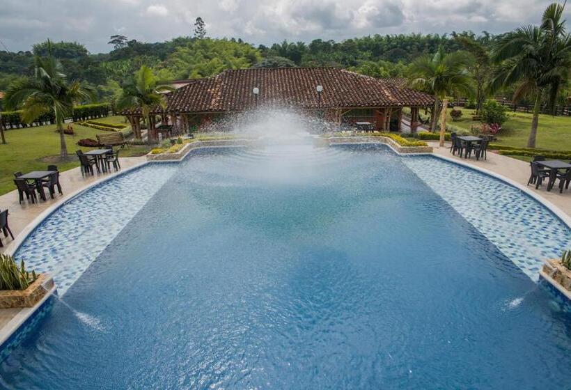 هتل Parque De Los Arrieros