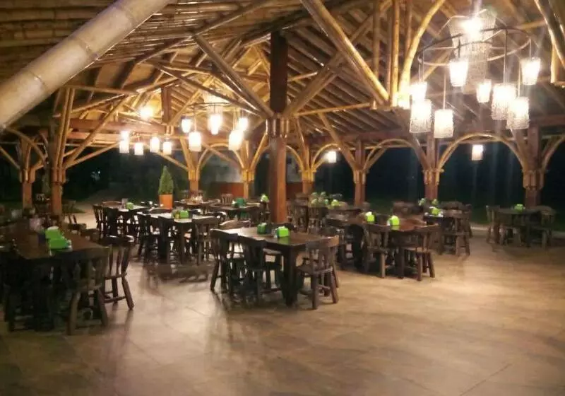 Hotelli Parque De Los Arrieros