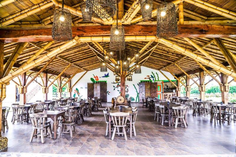 هتل Parque De Los Arrieros