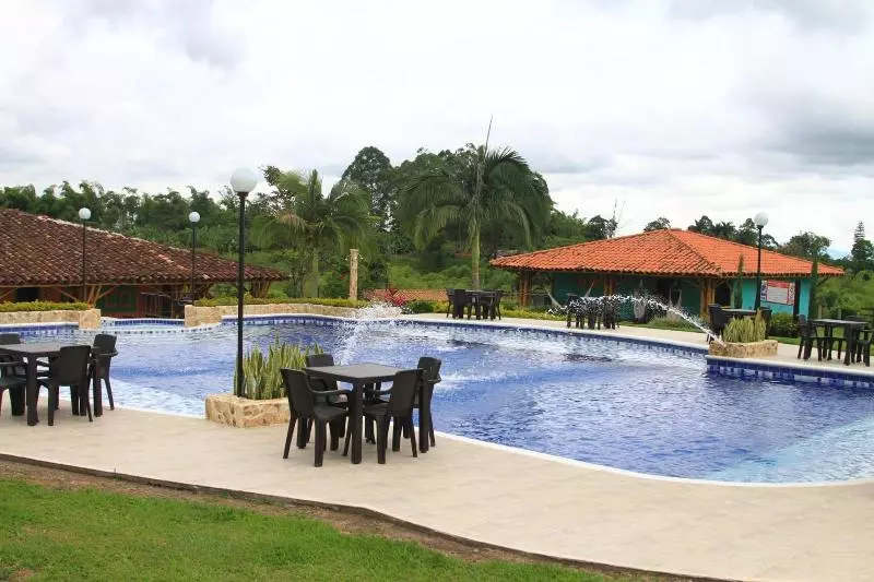Hotelli Parque De Los Arrieros