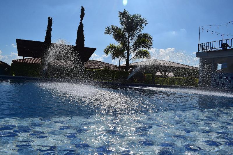 هتل Parque De Los Arrieros