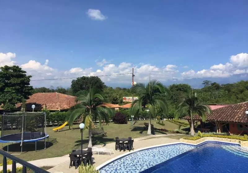 Hotelli Parque De Los Arrieros