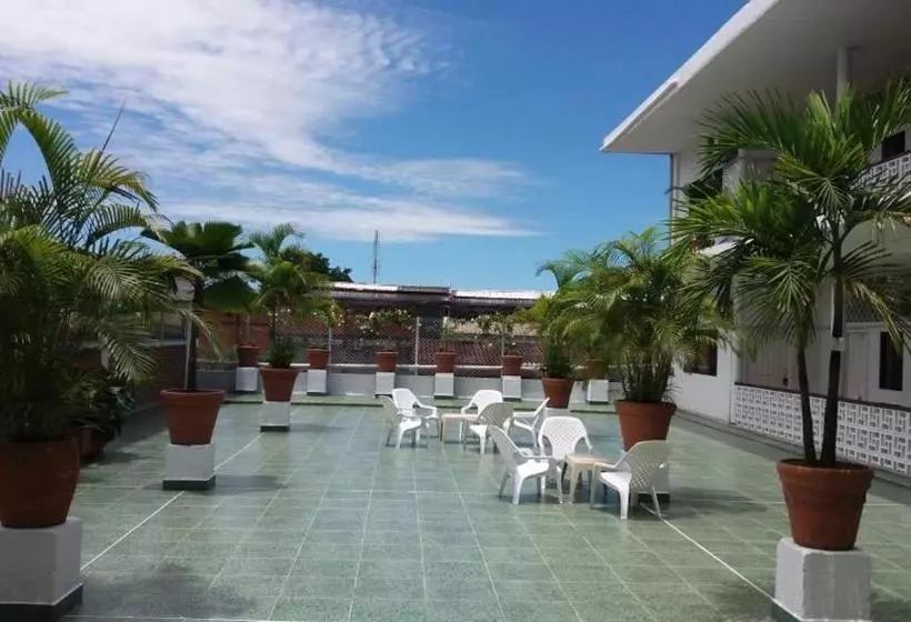 Hotelli Royal Plaza