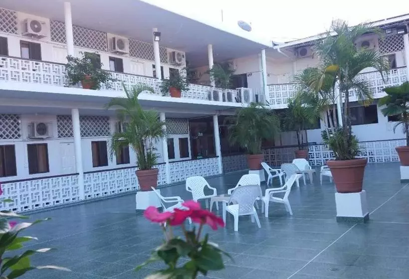 Hotelli Royal Plaza