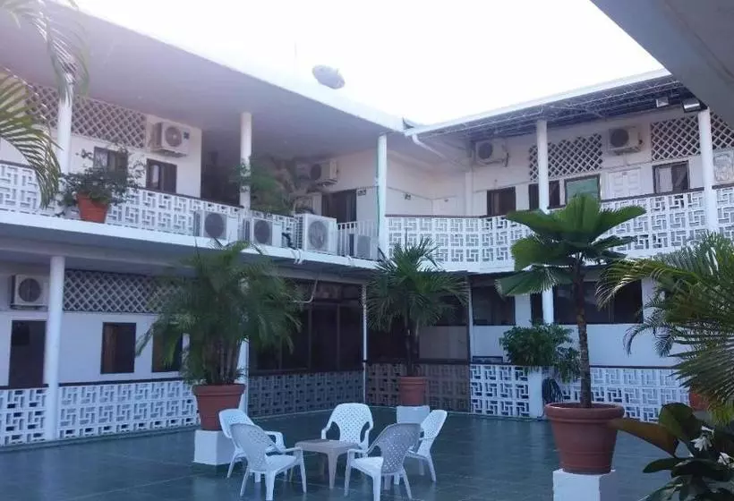 Hotelli Royal Plaza