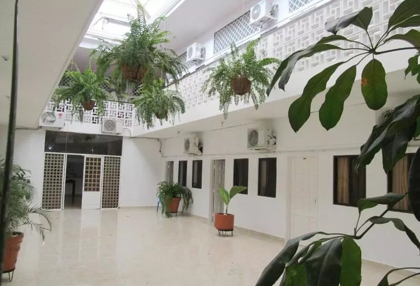 Hotelli Royal Plaza