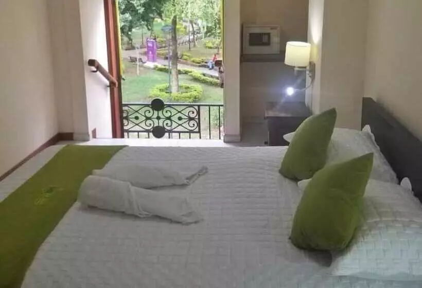 هتل Sam S Vip Hostel San Gil
