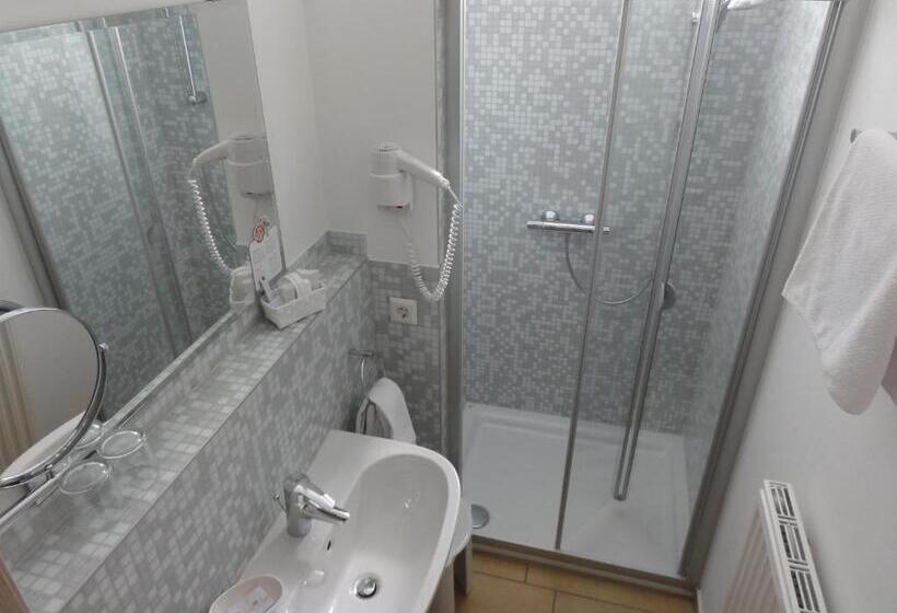 호텔 Wohlfühlpension Kristan