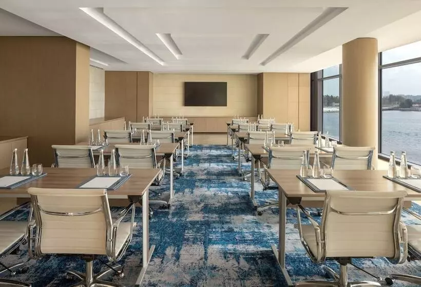 ホテル Marriott Marquis Dubai Creek