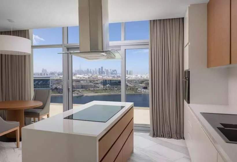 ホテル Marriott Marquis Dubai Creek