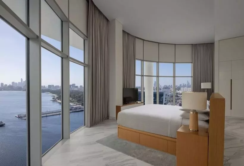 ホテル Marriott Marquis Dubai Creek