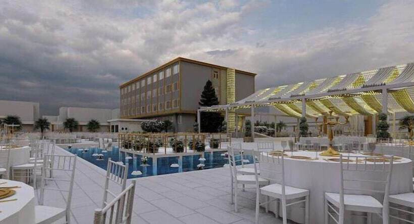 ホテル Azra Family