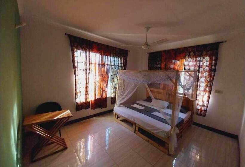 민박 L&j Modern Backpackers Kigamboni