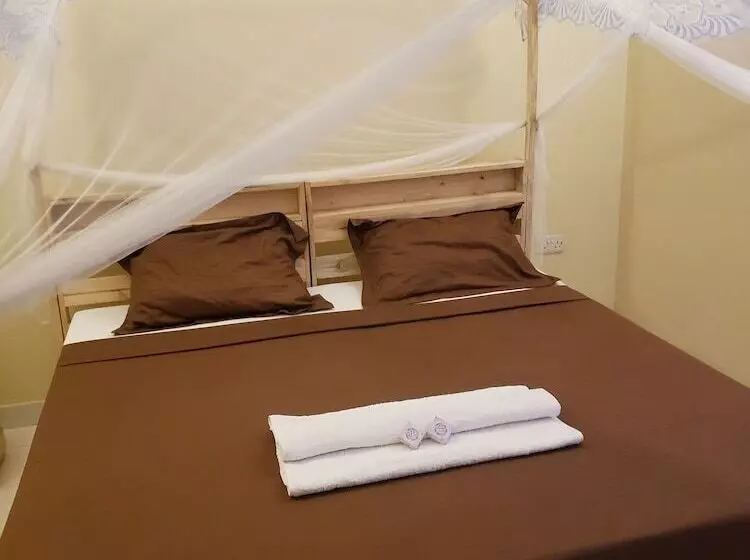 تختخواب و صبحانه L&j Modern Backpackers Kigamboni