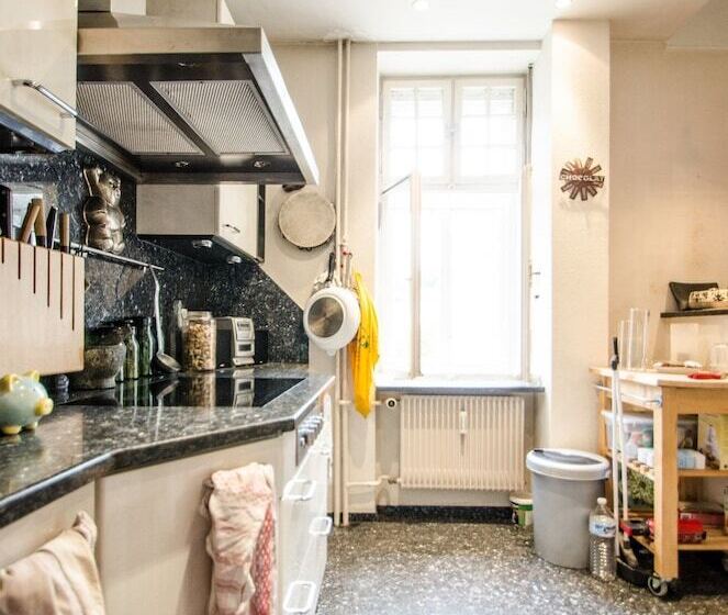 Vandrarhem Villa 12 Guesthouse