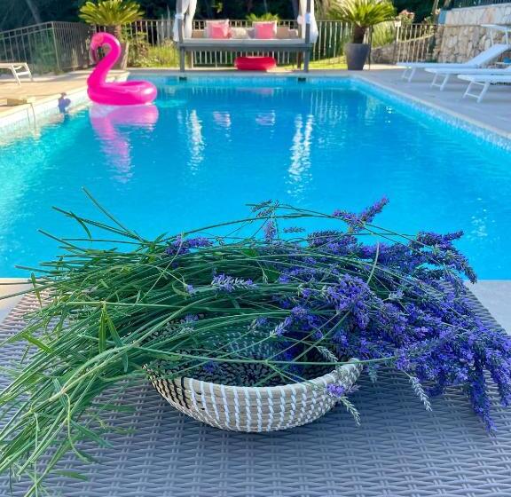 B&b Le Mas Du Galoubet