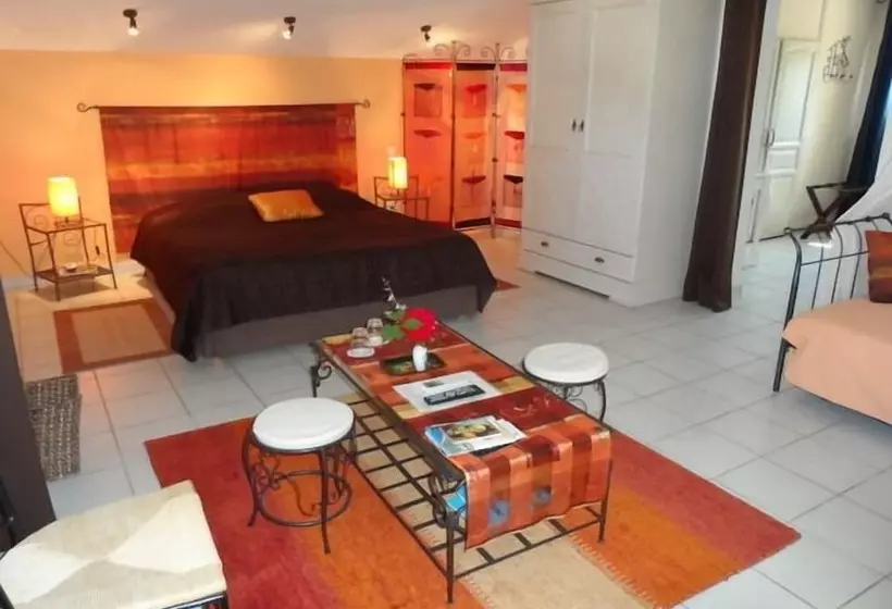 ベッドアンドブレックファースト Chambres D Hotes La Colombière