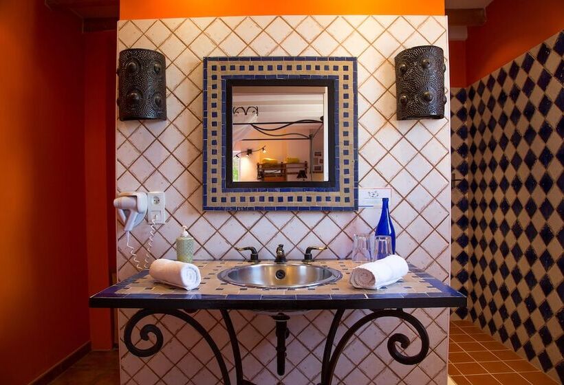 مبيت وإفطار Chambres D Hotes Le Mas Julien Piscine Chauffée Adult Only