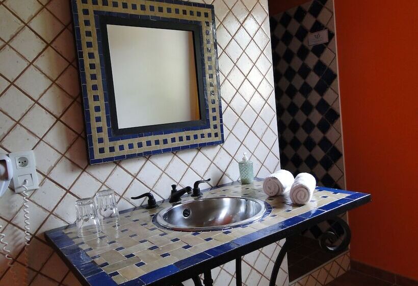 مبيت وإفطار Chambres D Hotes Le Mas Julien Piscine Chauffée Adult Only