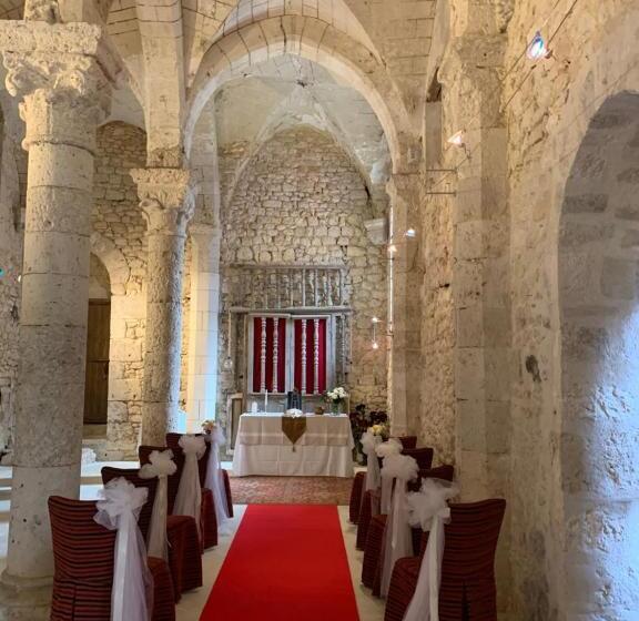 تختخواب و صبحانه Demeure Des Vieux Bains