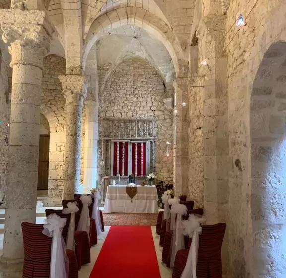 تختخواب و صبحانه Demeure Des Vieux Bains