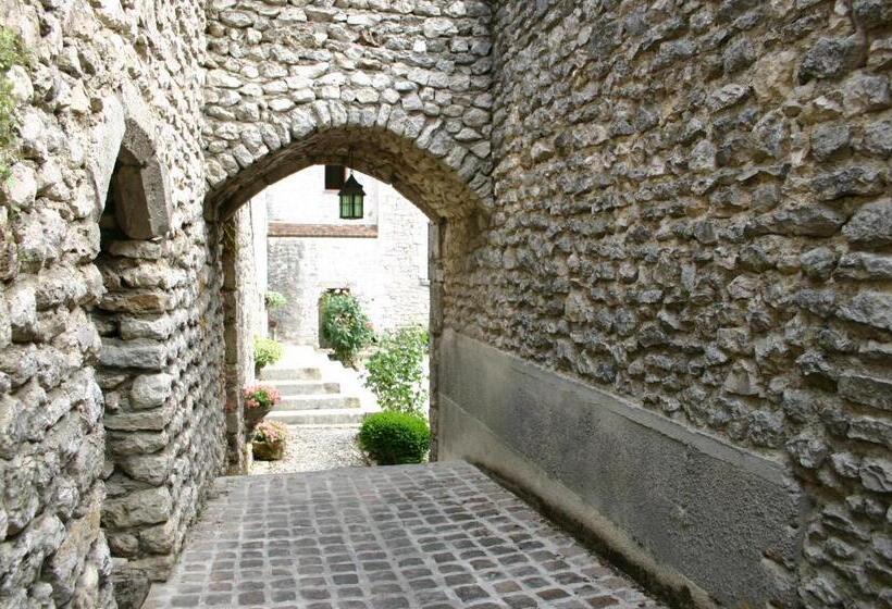 تختخواب و صبحانه Demeure Des Vieux Bains