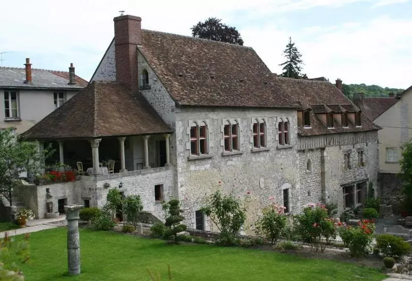تختخواب و صبحانه Demeure Des Vieux Bains
