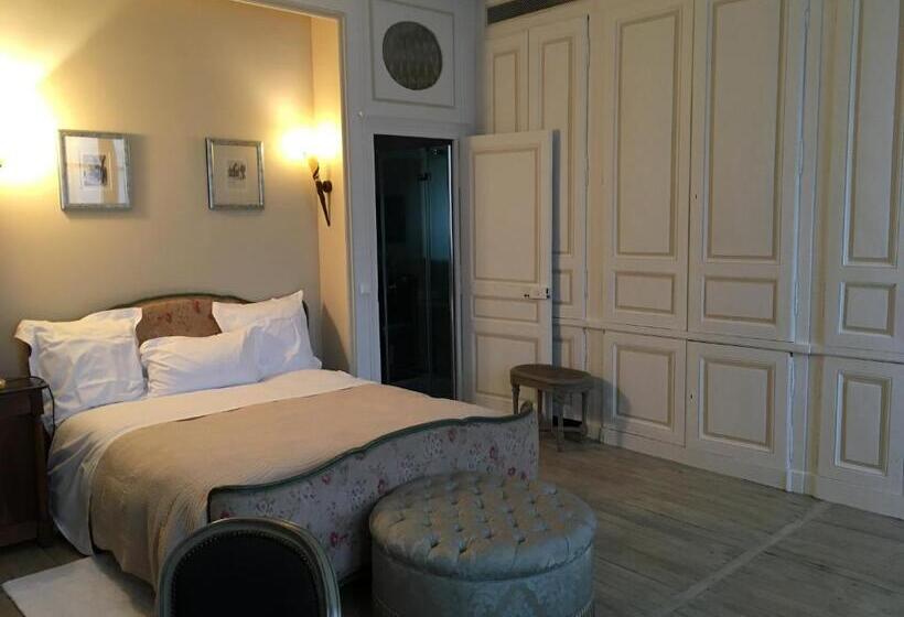 تختخواب و صبحانه Demeure Des Vieux Bains