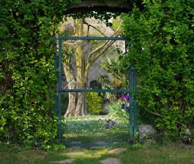 مبيت وإفطار Domaine Les Feuillants