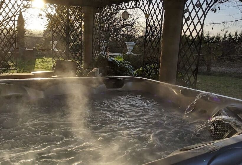 مبيت وإفطار Domaine Les Feuillants