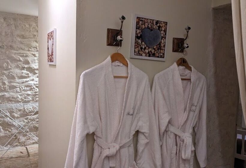 مبيت وإفطار Domaine Les Feuillants