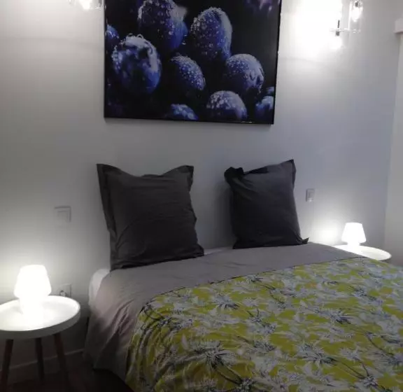 تختخواب و صبحانه Hôtel Spa Le Miel Des Muses