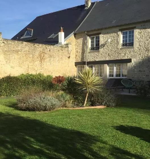 تختخواب و صبحانه La Naomath Maison D Hôtes, Hébergement Insolite & Gîte