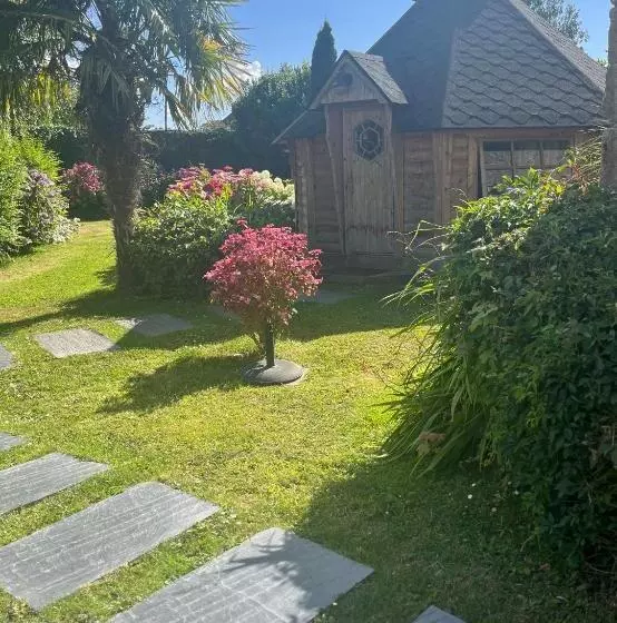 تختخواب و صبحانه La Naomath Maison D Hôtes, Hébergement Insolite & Gîte